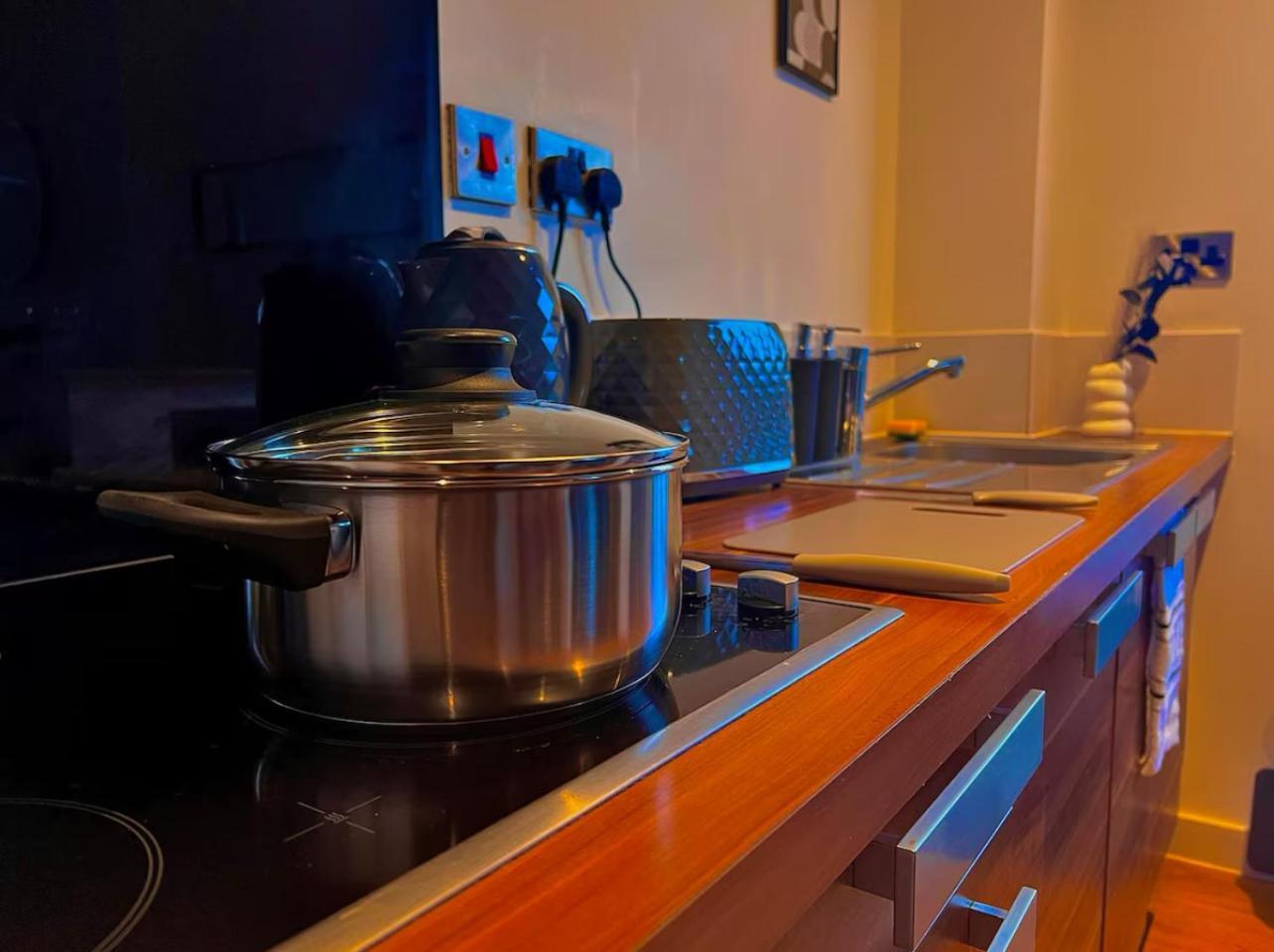 Penthouse Gem, Central, Scenic Views, Stylish, Modern, City Centre 2Br Sheffield Luaran gambar