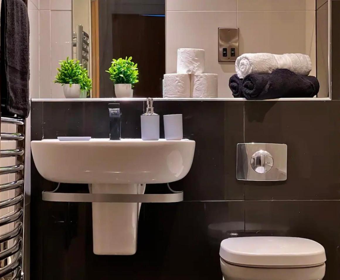 Penthouse Gem, Central, Scenic Views, Stylish, Modern, City Centre 2Br Sheffield Luaran gambar